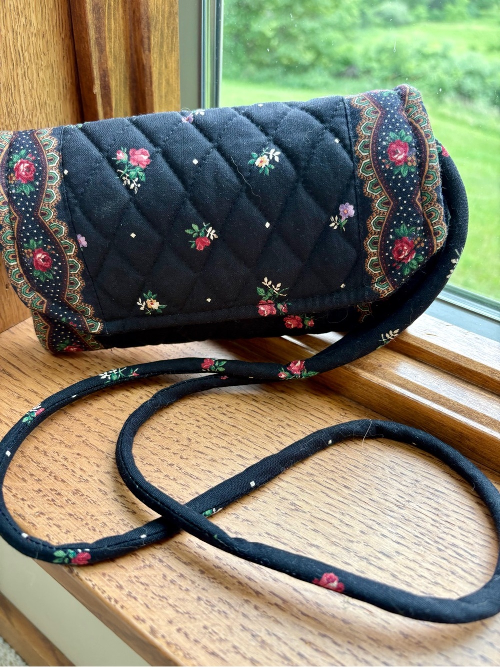 Vera Bradley PETIT POINT Shoulder Crossbody Bag Black Purse Wallet Trifold Roses
